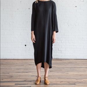 NWOT Black Crane pleated cocoon dress